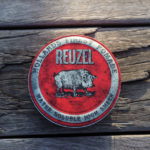 Reuzel Rood op hout